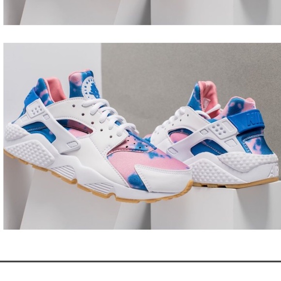 Nike Shoes - Nike tie-dye huarache sneakers